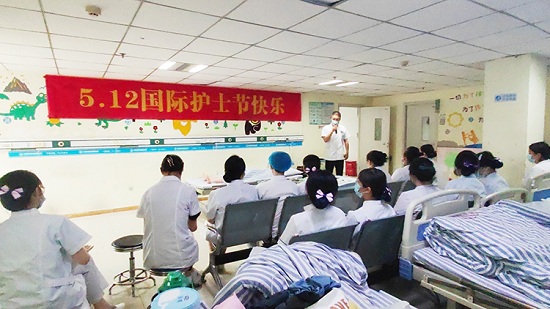[成都癲癇病醫院]同場競技展風采！護士節，我院成功舉辦心肺復蘇技能大賽
