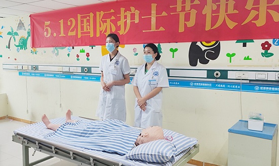 [成都癲癇病醫院]同場競技展風采！護士節，我院成功舉辦心肺復蘇技能大賽