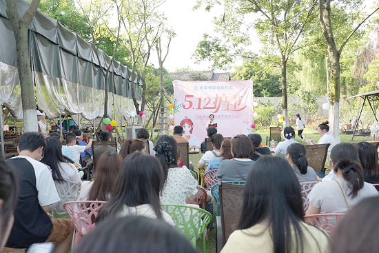 【感恩有你，白衣天使在行動】昨日，成都神康癲癇醫院開展國際護士節戶外團建